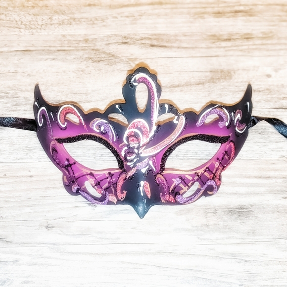 Venetian Cat Eye Mask Masquerade Mask Mardi Gras Mask - Picture 4 of 5